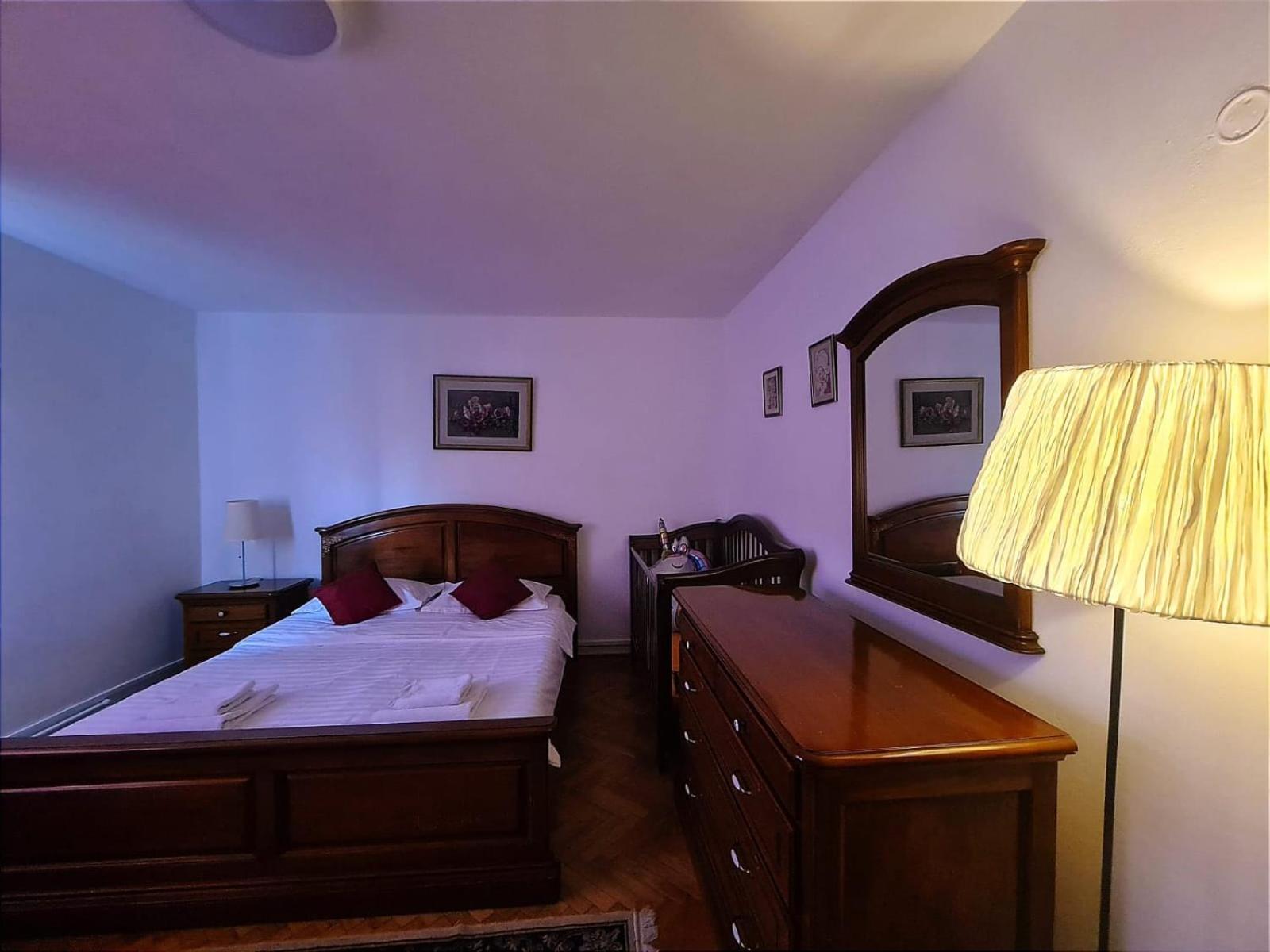 Lelia Apartment *