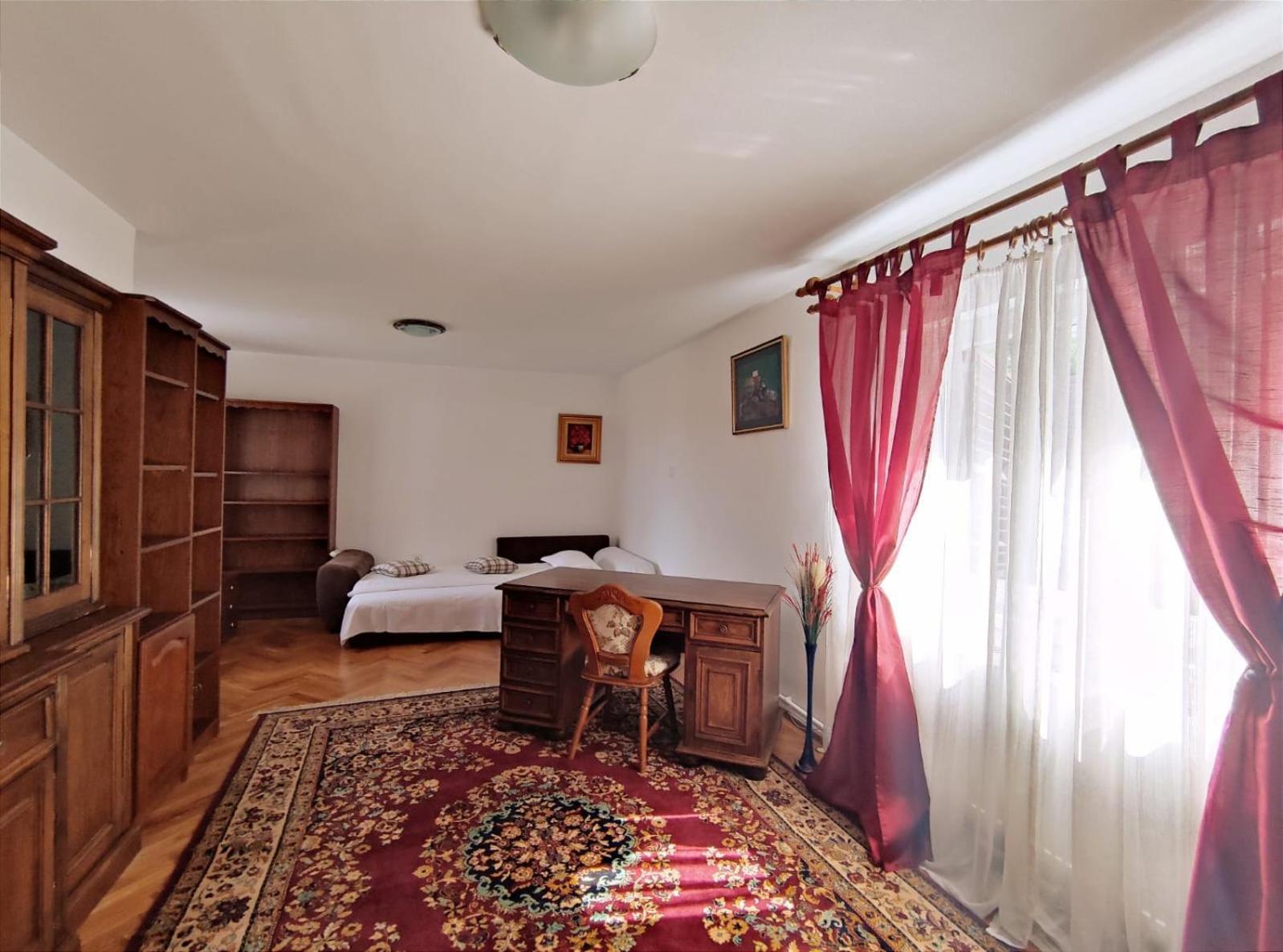 Lelia Apartment *